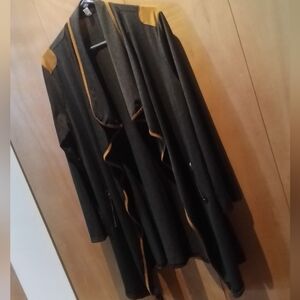 Elegant Deep Charcoal and Tan Women's Open Jacket, size 1x, lightweight. NWOT